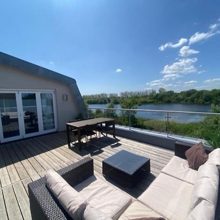 Reed Warbler - Hm111 - Lower Mill Estate Penthouse Apartment With Spa Access Somerford Keynes Eksteriør bilde