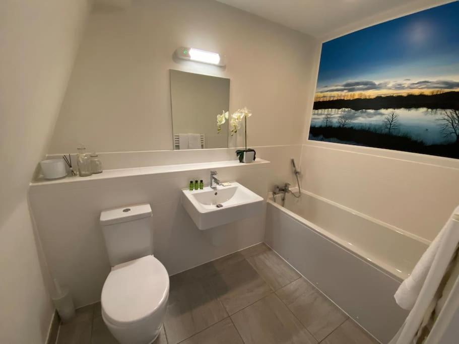 Reed Warbler - Hm111 - Lower Mill Estate Penthouse Apartment With Spa Access Somerford Keynes Eksteriør bilde