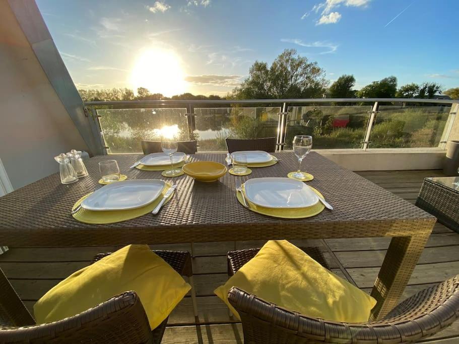 Reed Warbler - Hm111 - Lower Mill Estate Penthouse Apartment With Spa Access Somerford Keynes Eksteriør bilde