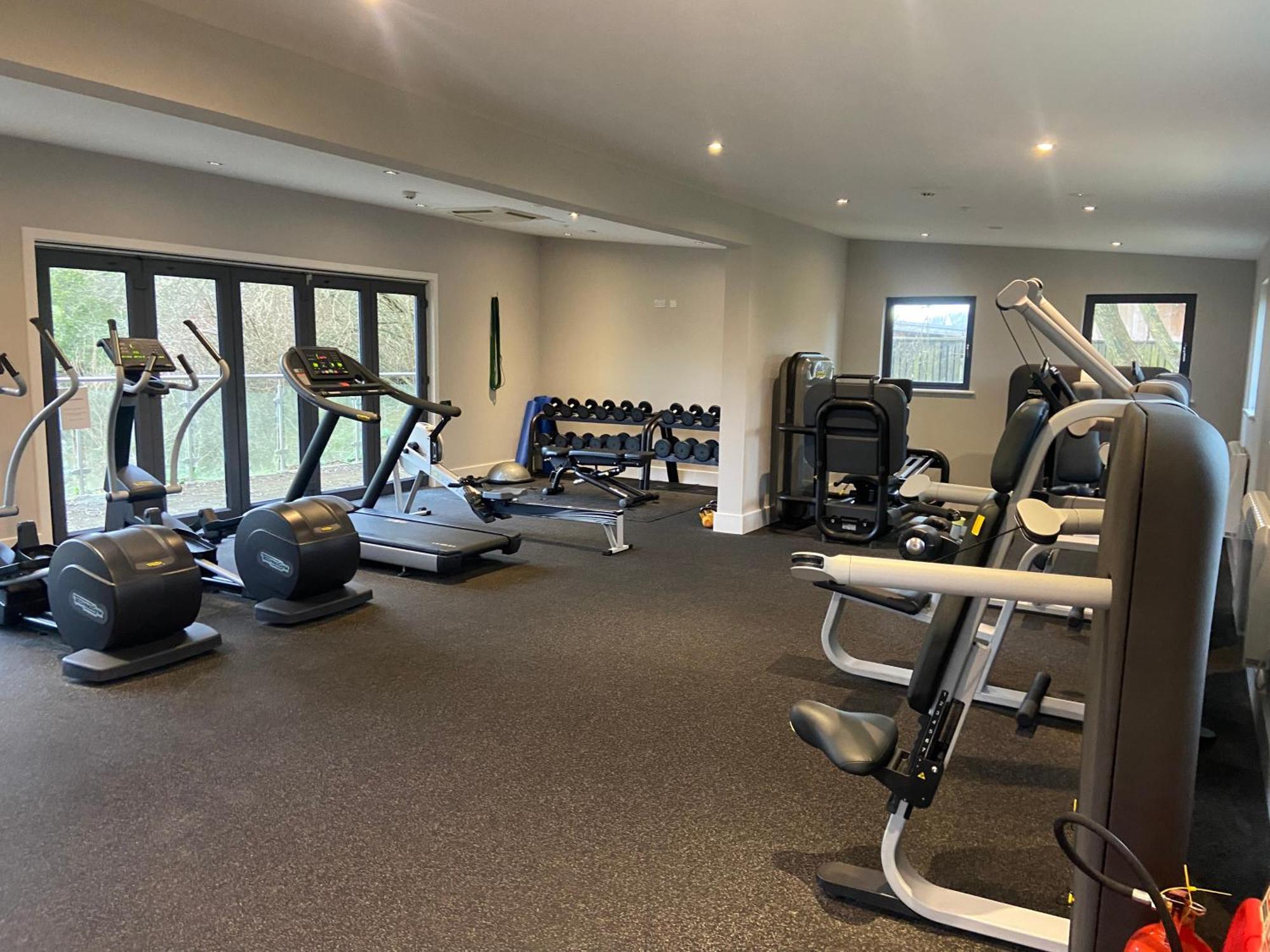 Reed Warbler - Hm111 - Lower Mill Estate Penthouse Apartment With Spa Access Somerford Keynes Eksteriør bilde